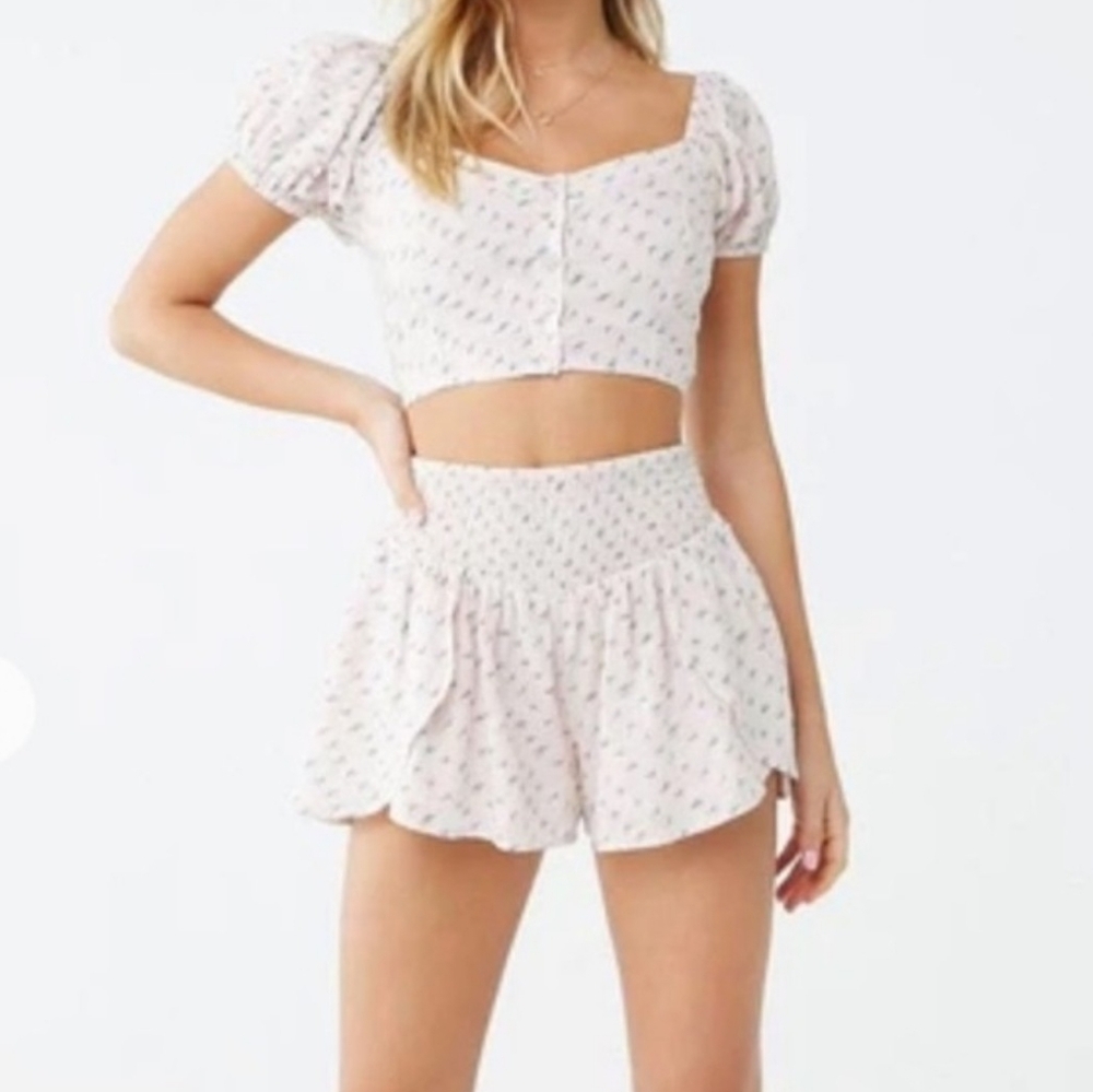 Forever 21 Floral Crop Top and Flowy Skorts Set. Size S.